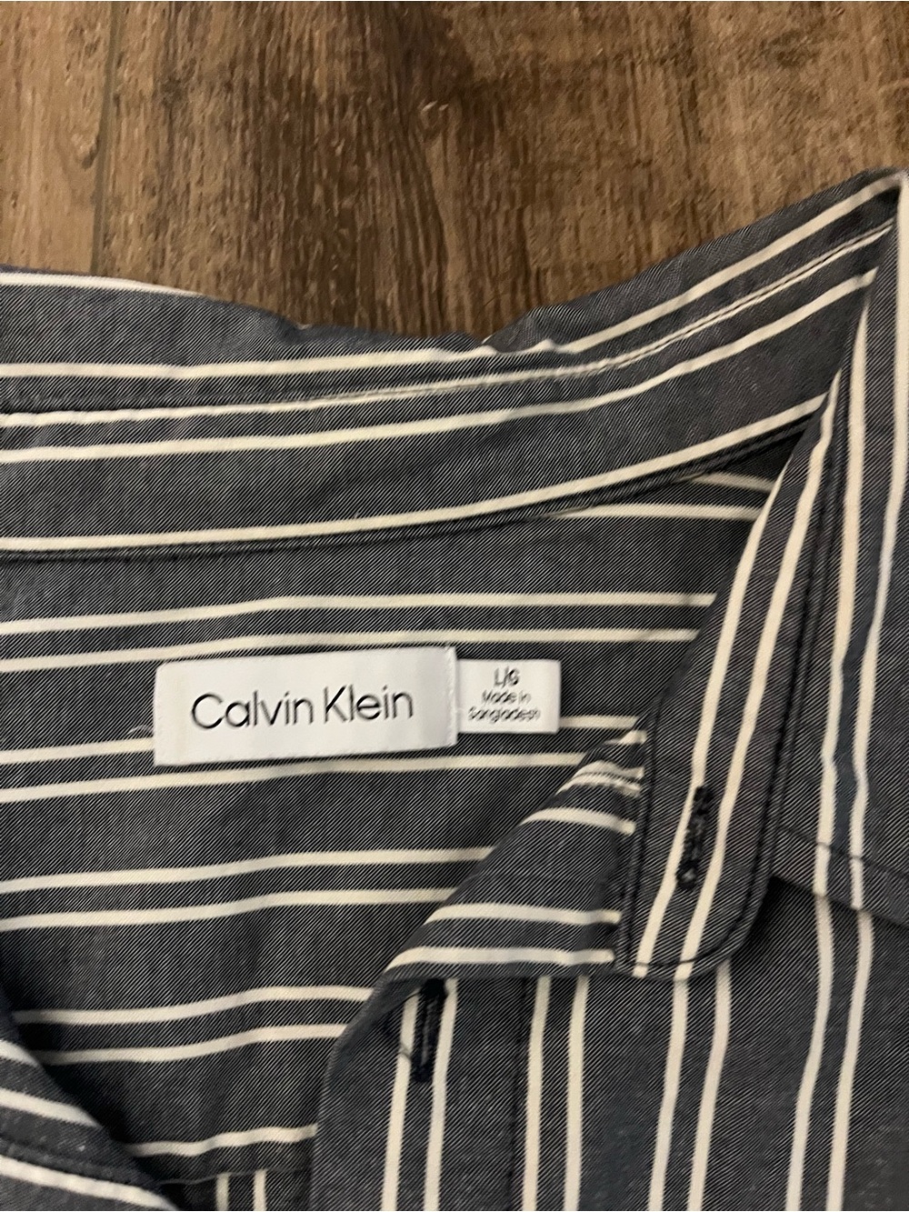 Calvin Klein women Blue and White Vertical Stripe Button-Down Shirt - Picture 2 of 3